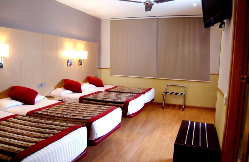 Bcn Port Hostal 2*
