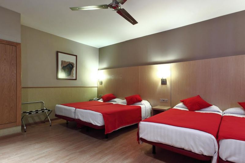 Bcn Port Hostal 2*