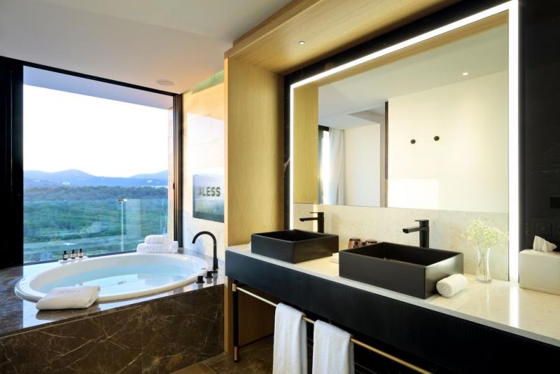 Bless Hotel Ibiza 5*