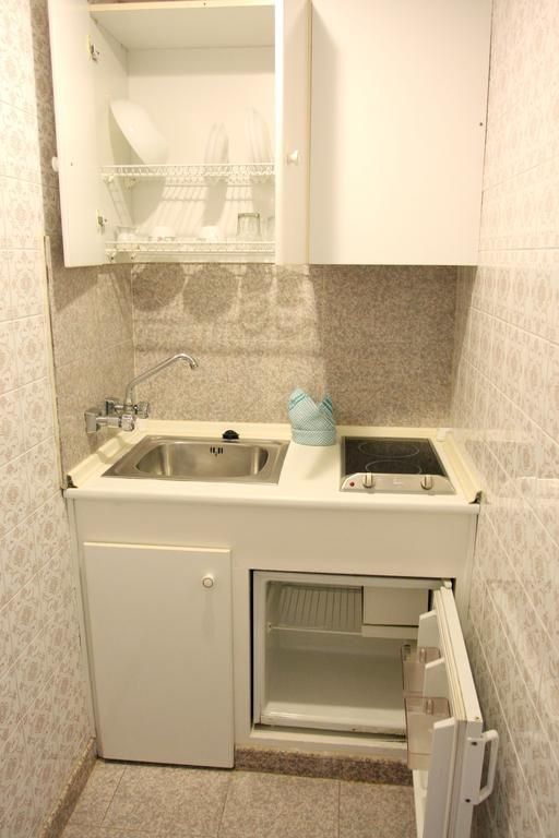 Catalina Park Apt 2*