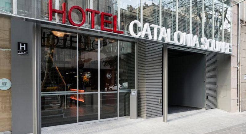 Catalonia Square 4*
