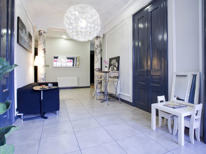 Ella Hostel Barcelona 2*