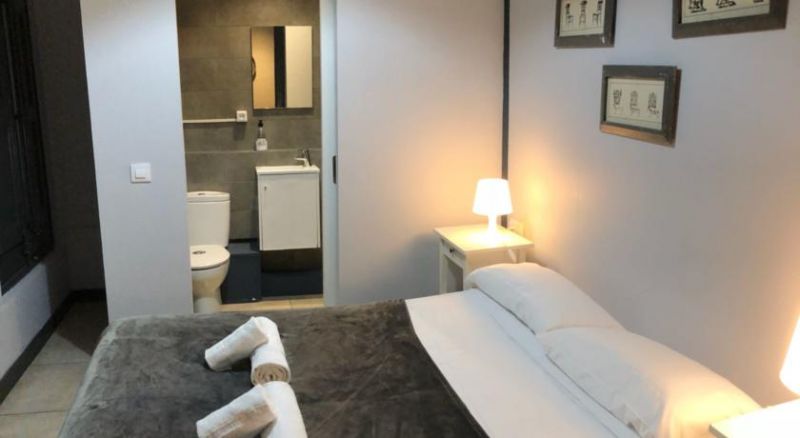 Ella Hostel Barcelona 2*