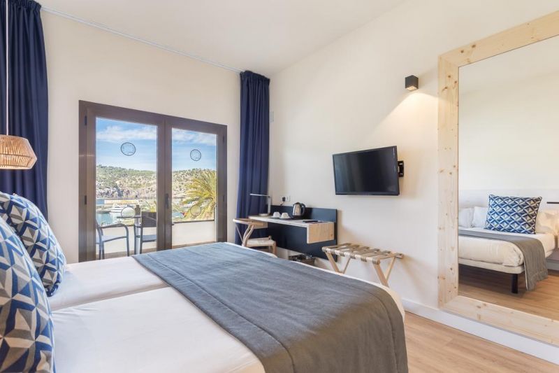 Fergus Style Soller Beach 4*