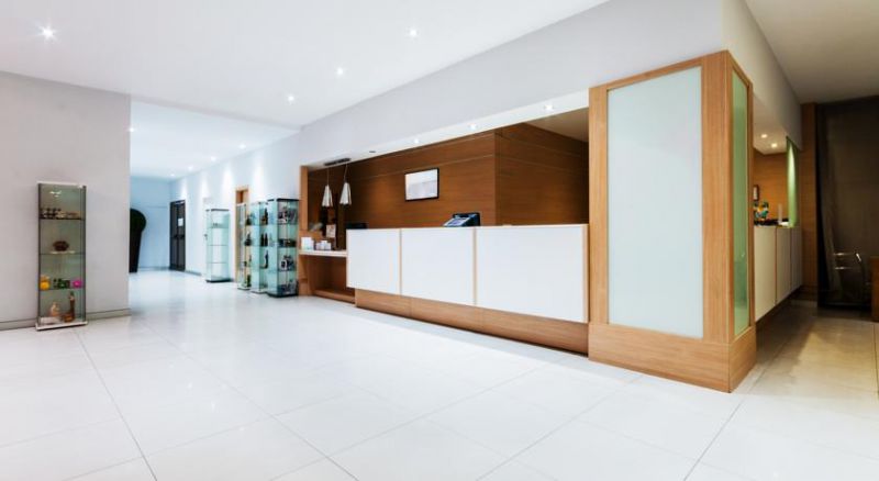 Fontana Plaza 3*