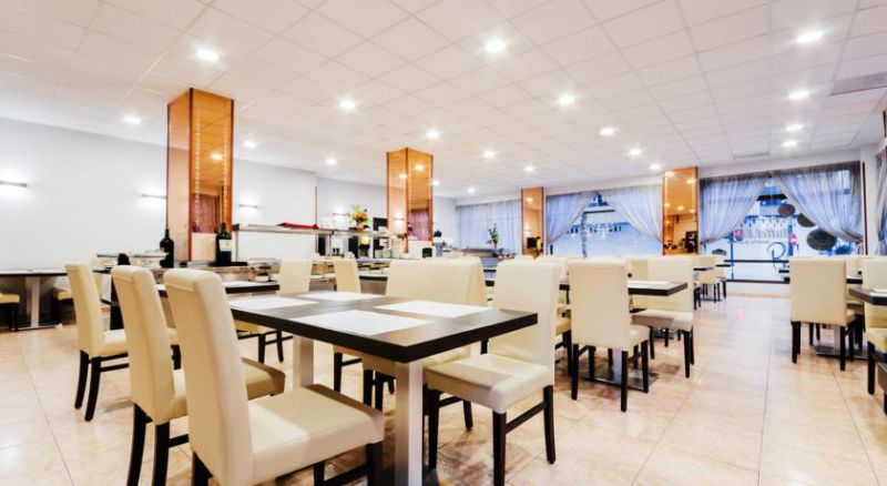 Fontana Plaza 3*