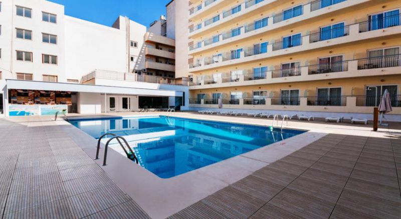 Fontana Plaza 3*