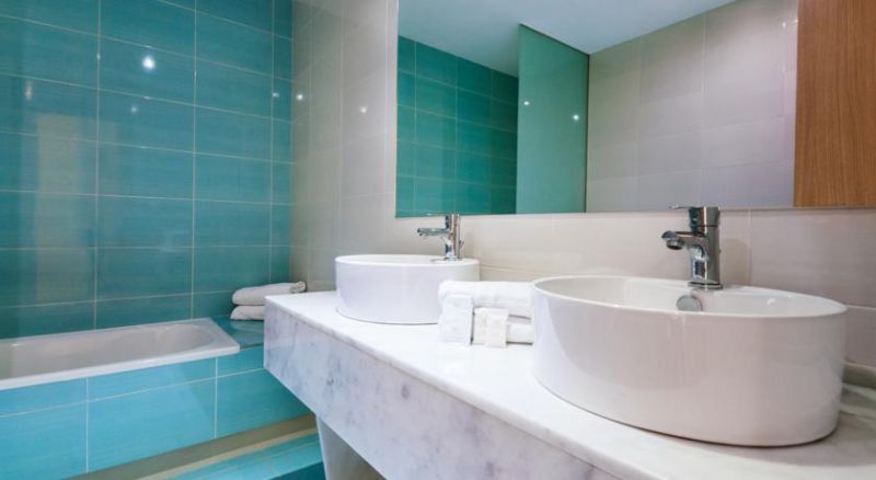 Fontana Plaza 3*