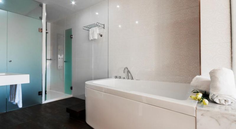 Fontana Plaza 3*