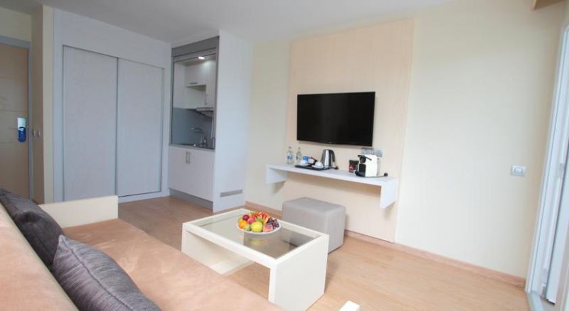 Hl Suite Nardos 4*