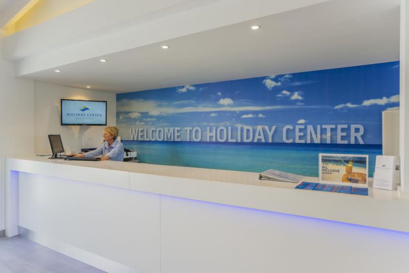 Holiday Center 2*
