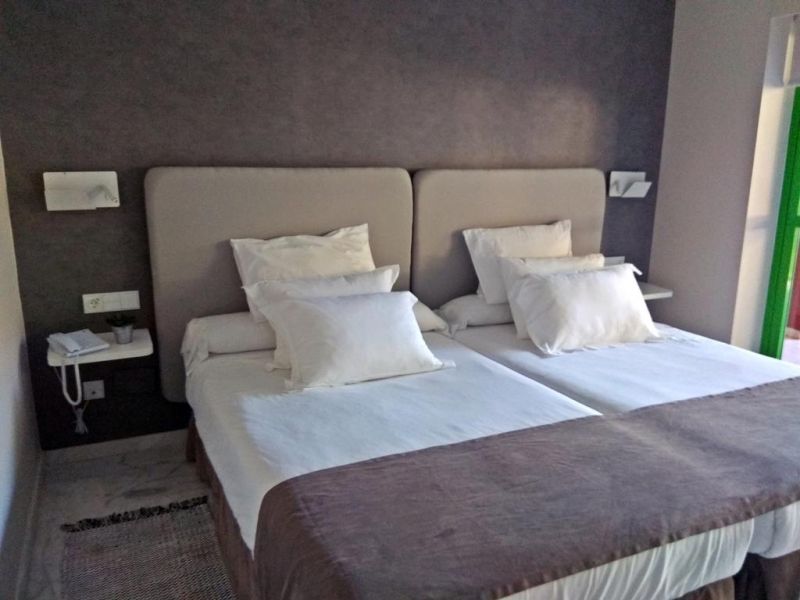 Holiday World Riwo Hotel 4*