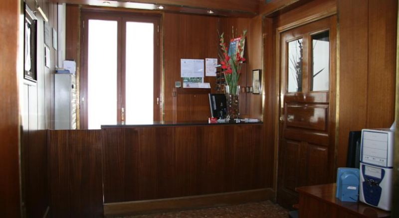 Hostal Aguilar 2*