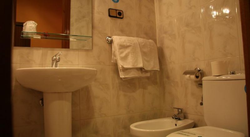 Hostal Aguilar 2*
