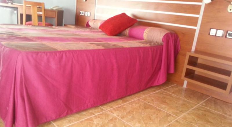 La Familia Gallo Rojo 4*