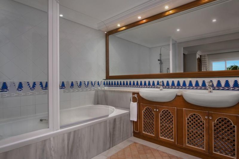 Marriotts Marbella Beach Resort 5*