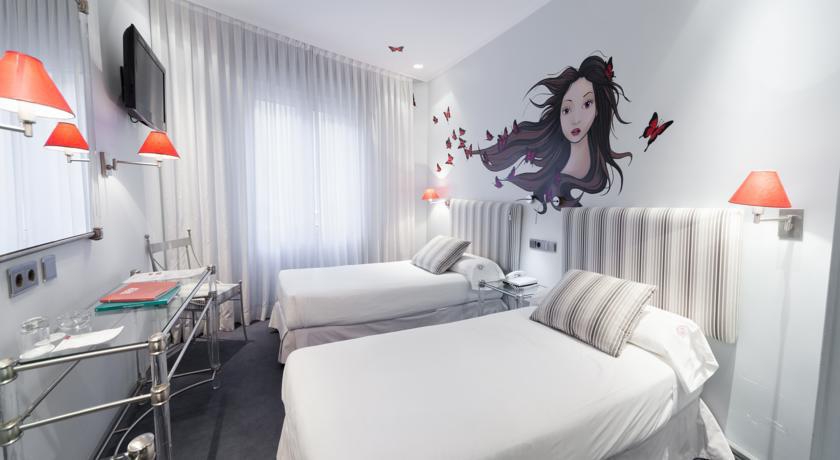 Mercure Madrid Santo Domingo 4*