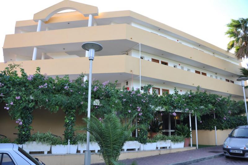 Montenova Apartments 2*