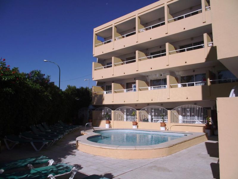 Montenova Apartments 2*
