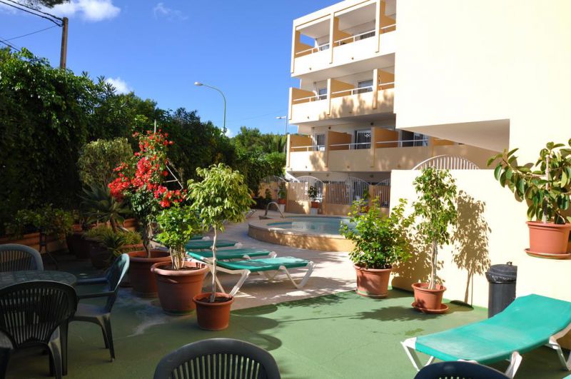 Montenova Apartments 2*