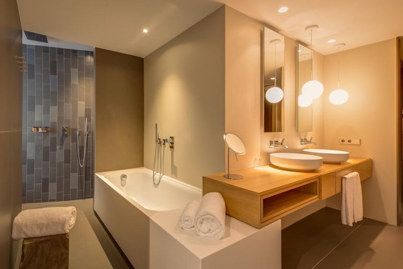 Ohla Eixample 5*