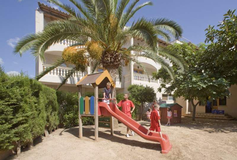 Ola Ferrer Aparthotel Isabel 3*