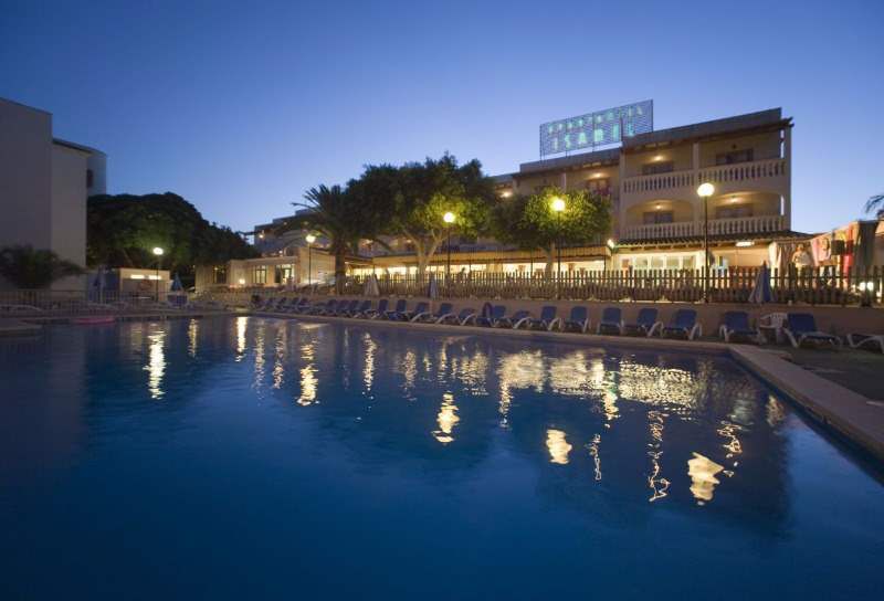 Ola Ferrer Aparthotel Isabel 3*
