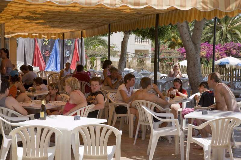 Ola Ferrer Aparthotel Isabel 3*