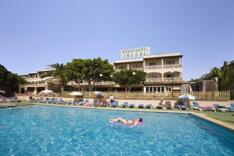 Ola Ferrer Aparthotel Isabel 3*
