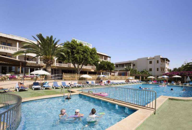 Ola Ferrer Aparthotel Isabel 3*