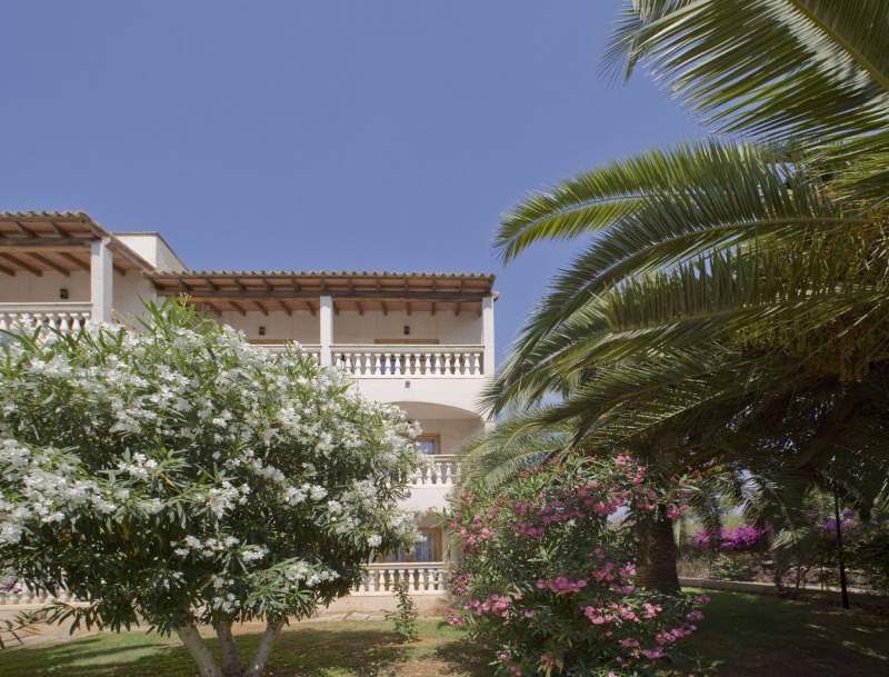Ola Ferrer Aparthotel Isabel 3*