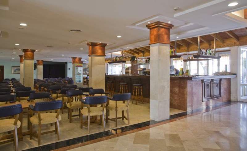 Ola Ferrer Aparthotel Isabel 3*
