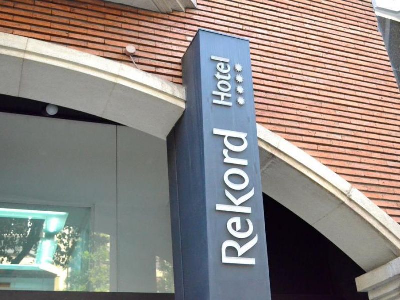 Atenea Rekord Suites 4*