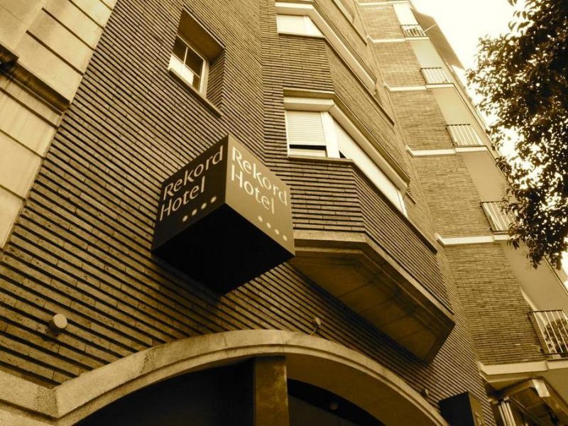 Atenea Rekord Suites 4*