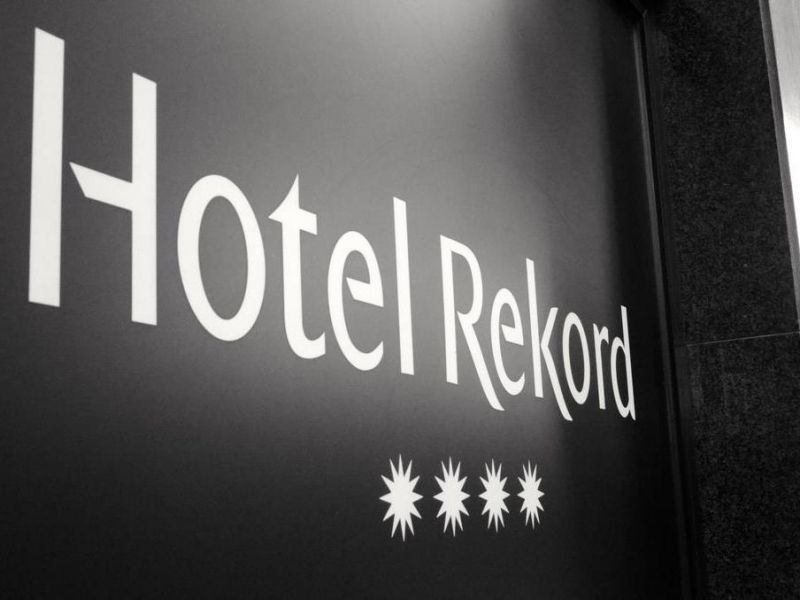 Atenea Rekord Suites 4*