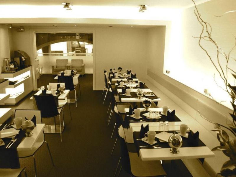Atenea Rekord Suites 4*