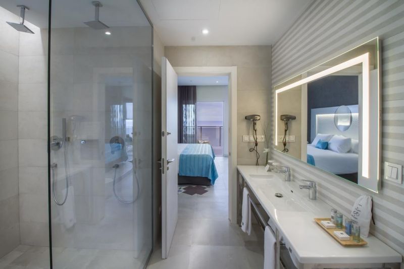 Suitopia 4*