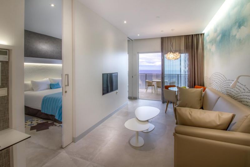 Suitopia 4*