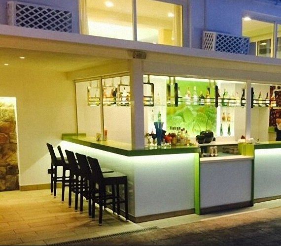 Universal Laguna 3*