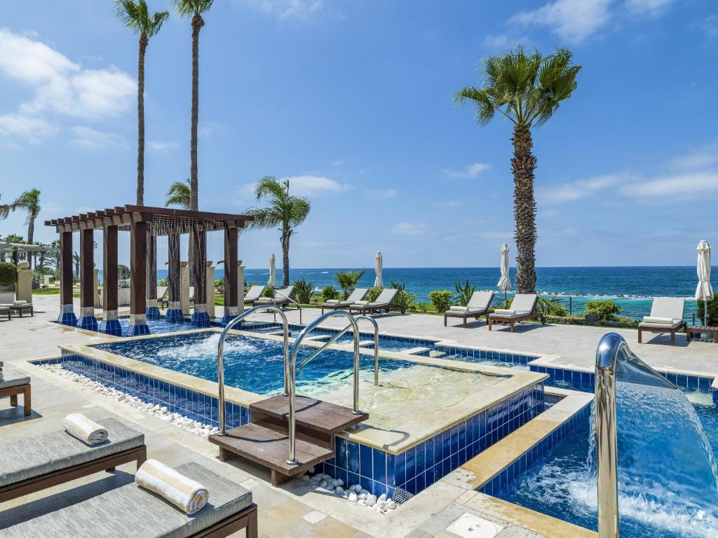 Alexander The Great Beach Hotel 4*