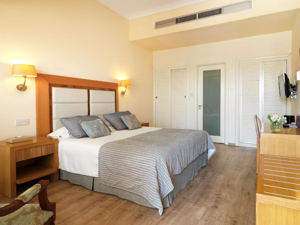 Alexander The Great Beach Hotel 4*