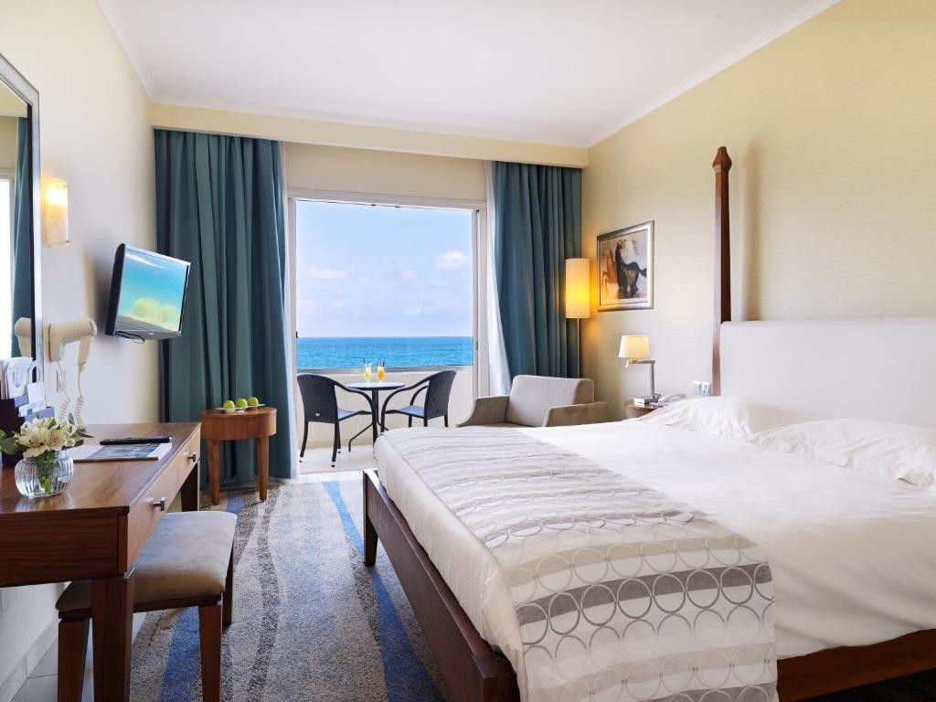 Alexander The Great Beach Hotel 4*