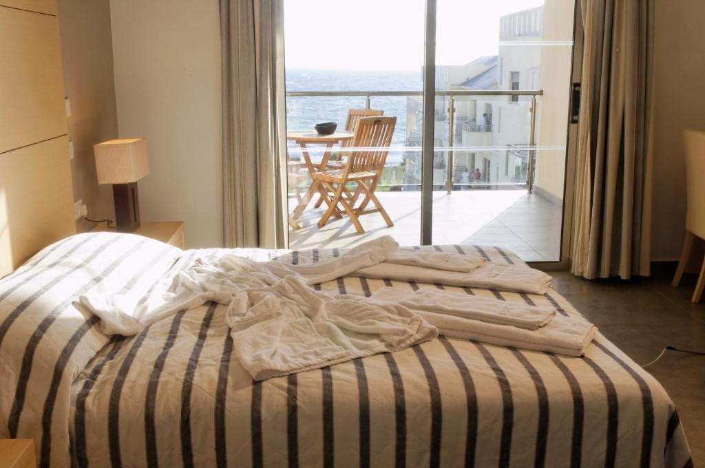 Capital Coast Resort & Spa 4*