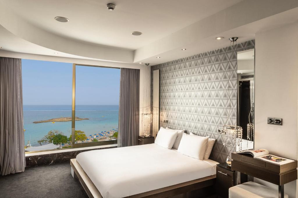 Capo Bay 4*