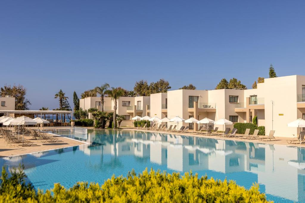 Electra Holiday Village & Water Park Resort 4*