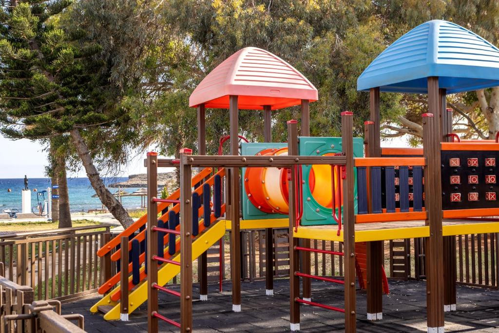 Electra Holiday Village & Water Park Resort 4*