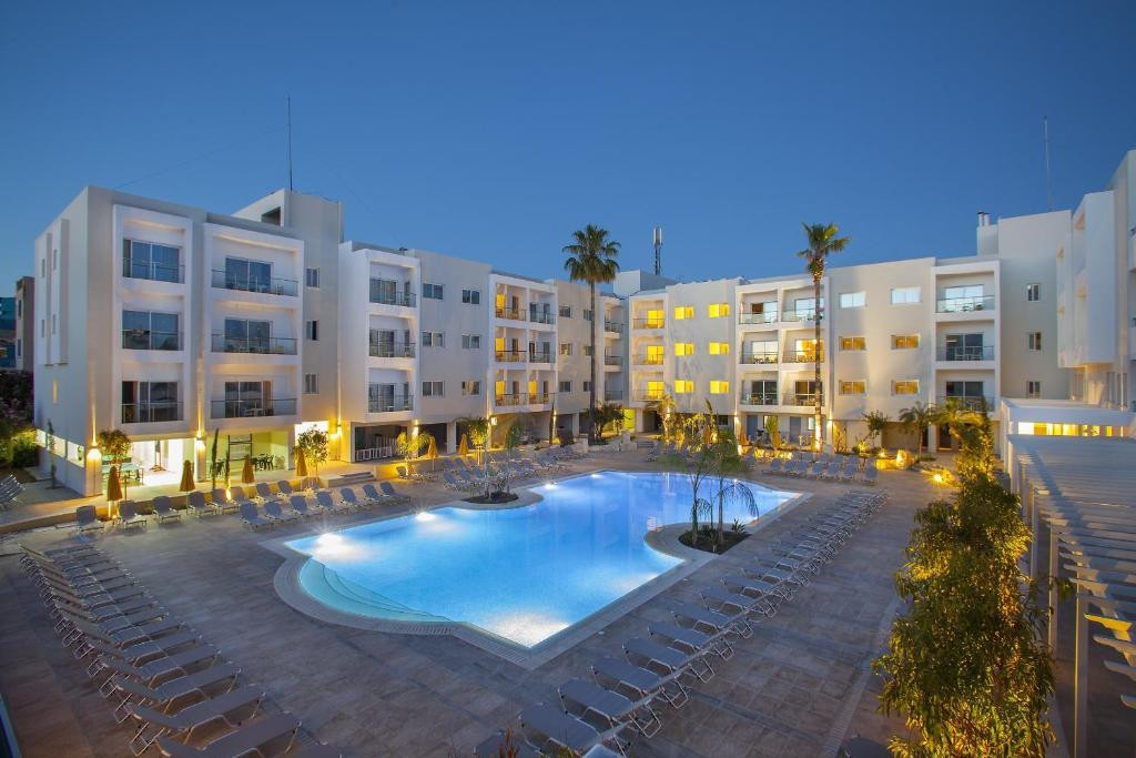 Mayfair Hotel (Ex. Smartline Paphos) 4*