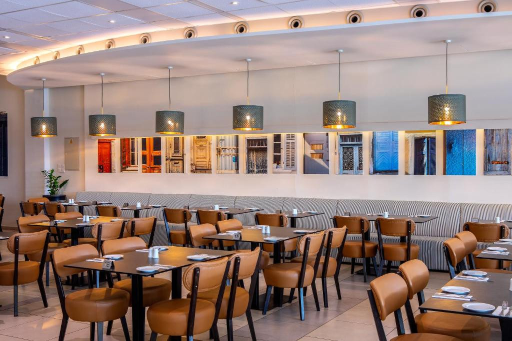 Mayfair Hotel (Ex. Smartline Paphos) 4*
