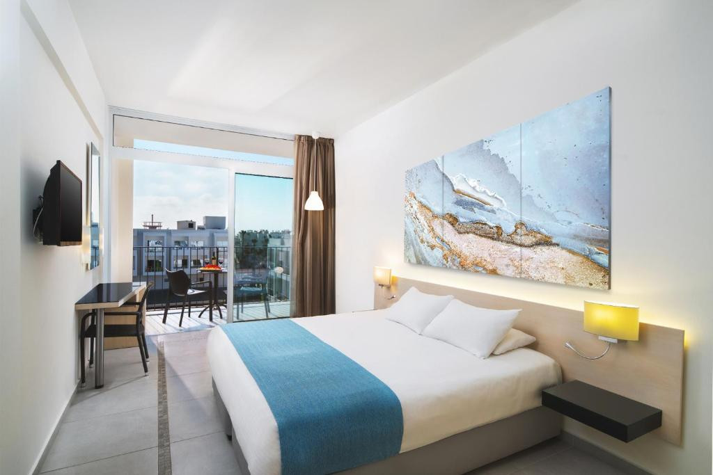 Mayfair Hotel (Ex. Smartline Paphos) 4*