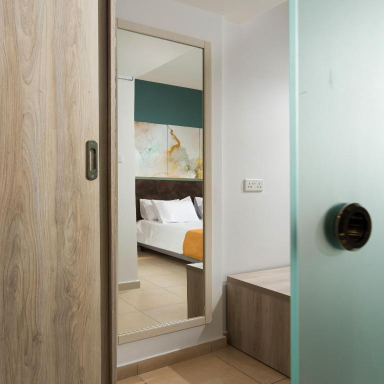 Mayfair Hotel (Ex. Smartline Paphos) 4*